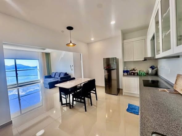Spacious 3br Apartment with City View - Blooming Tower — 3BR fully furnished (photo 3)