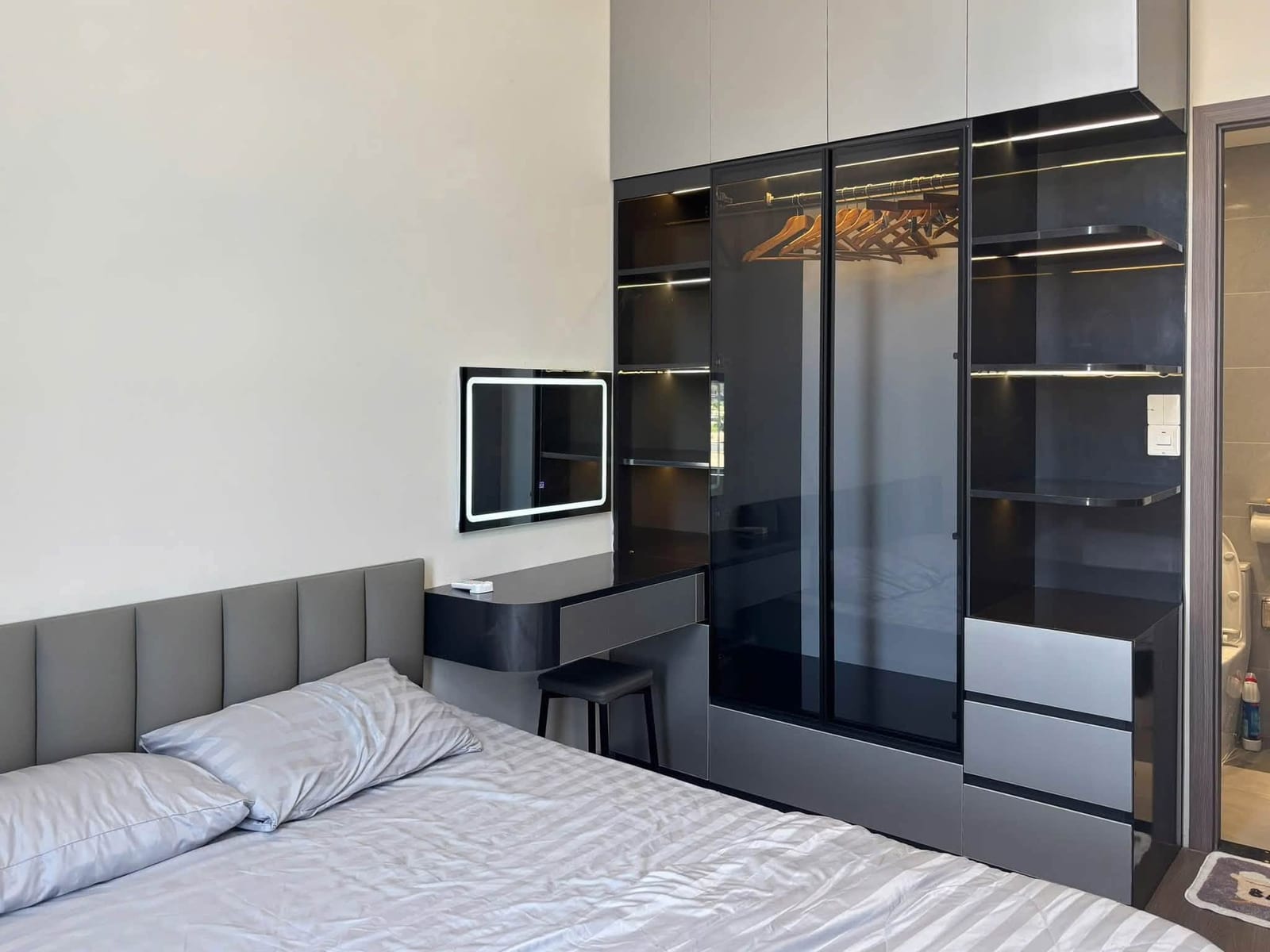 2br Apartment with Pool Access - Fpt Plaza 3, Ngu Hanh Son — 2BR fully furnished (photo 5)