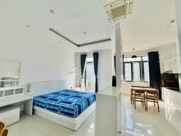 Cozy Studio with Balcony Near Beach - Khue My — Studio fully furnished (photo 2)