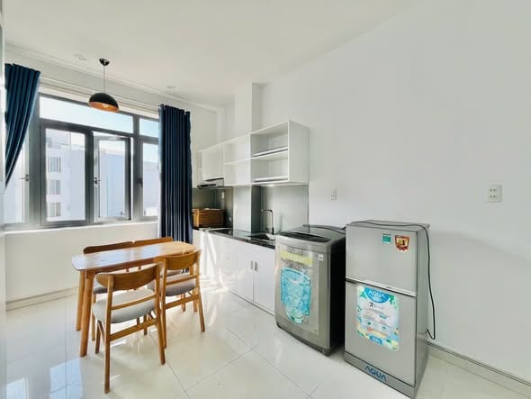 Cozy Studio with Balcony Near Beach - Khue My — Studio fully furnished (photo 4)