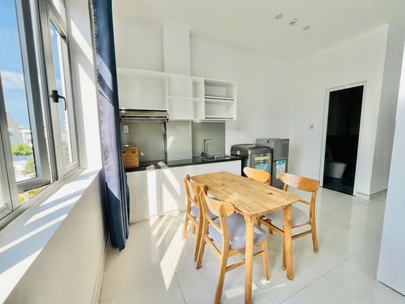 Cozy Studio with Balcony Near Beach - Khue My — Studio fully furnished (photo 5)