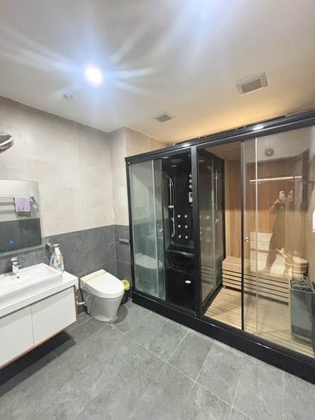 Spacious 3br Apartment with High-end Amenities - Hoa Xuan — 3BR fully furnished (photo 3)