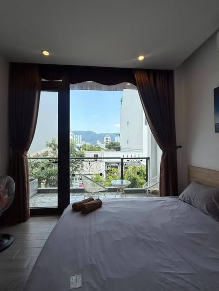 Beautiful Studio Apartment with Balcony - Tan Thai 4 — Studio fully furnished (photo 2)