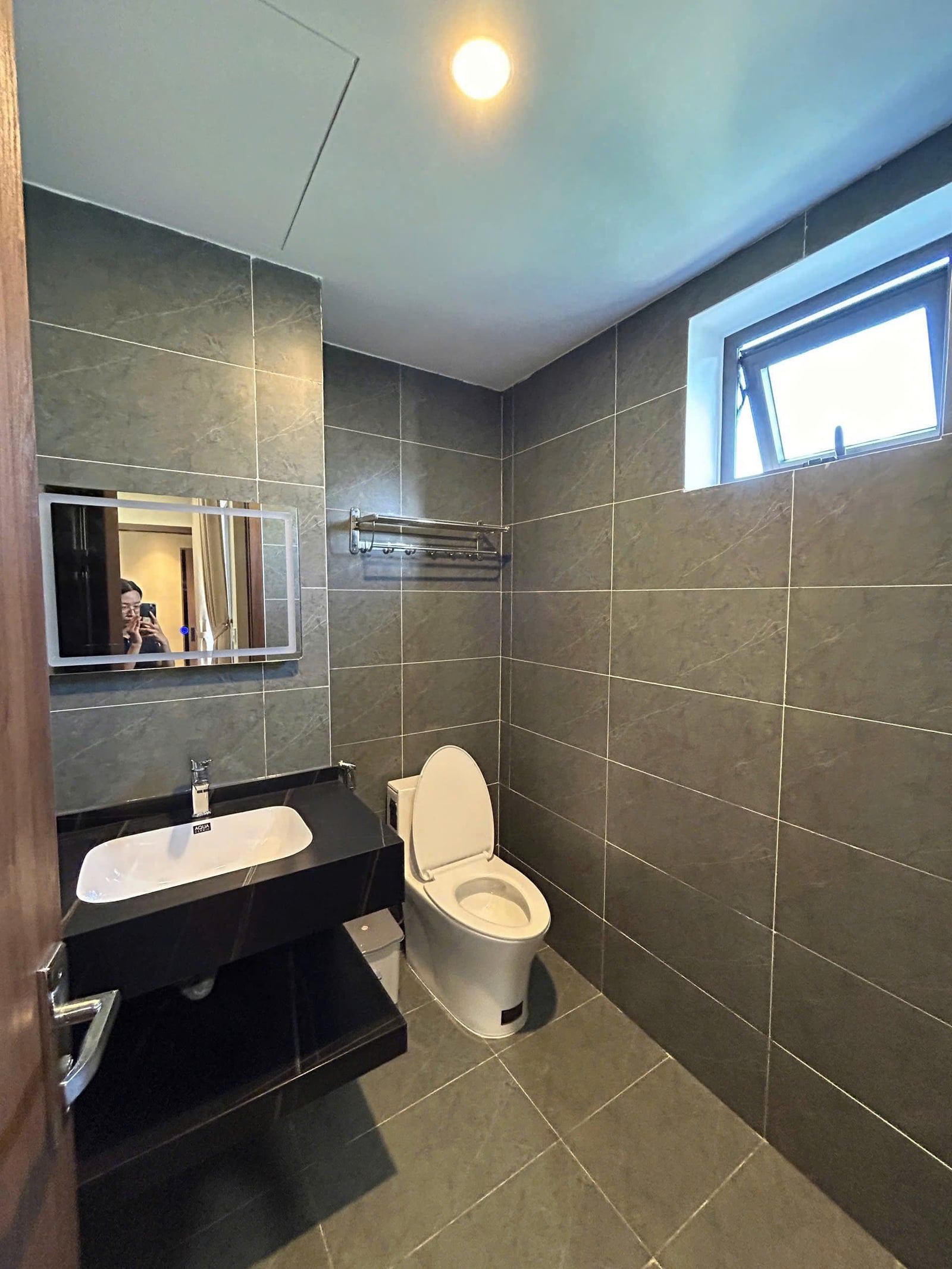 Brand New 1BR Apartment For Rent — 1BR fully furnished (photo 5)