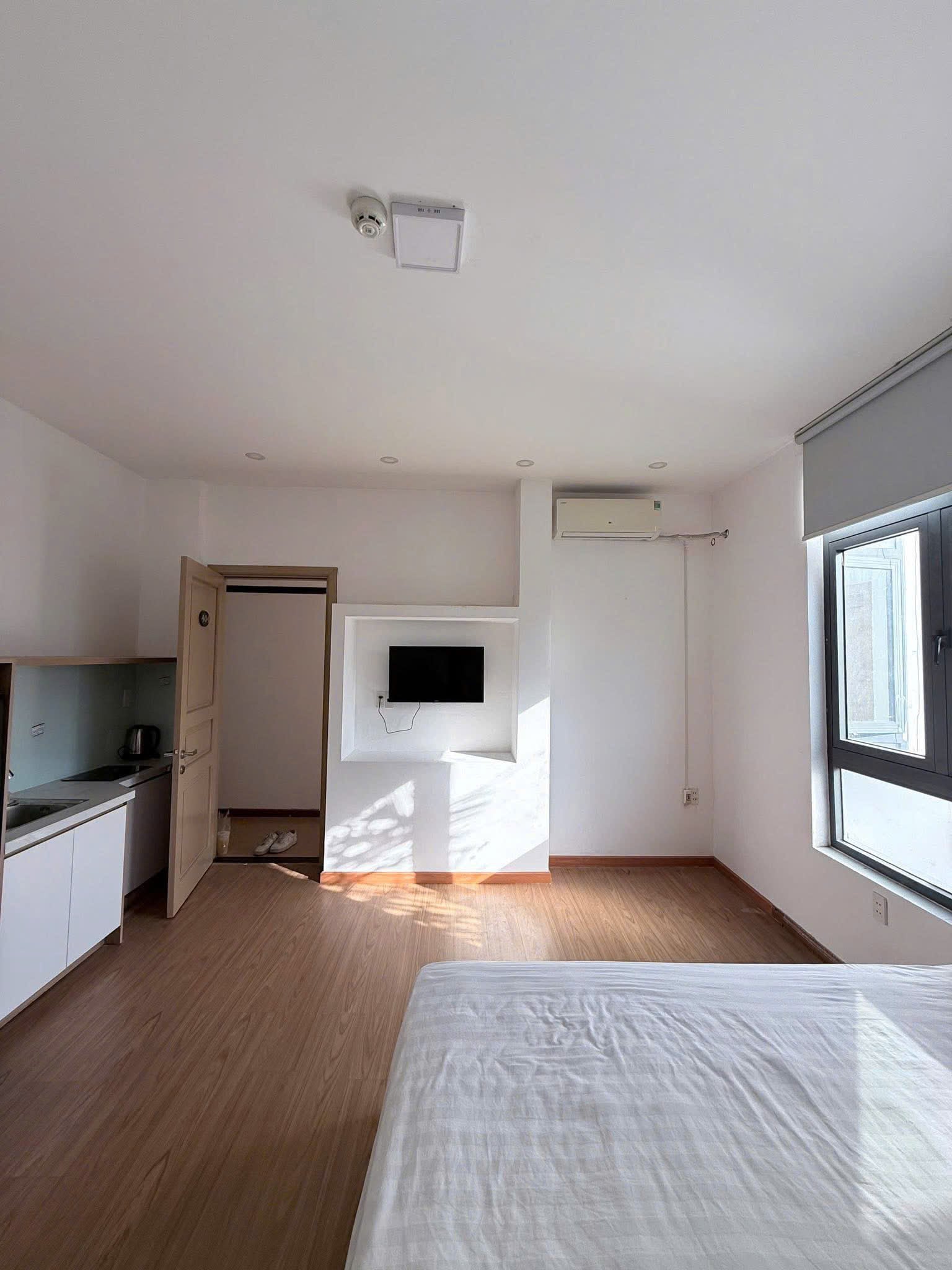 STUDIO APARTMENT 1G CHAU THI VINH TE STREET, AIRY WINDOWS, NEAR MY KHE BEACH — Studio fully furnished (photo 1)