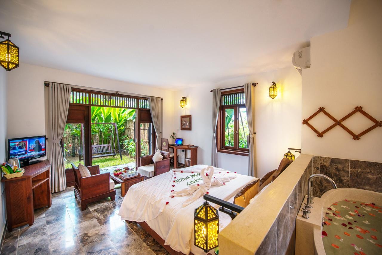 Enjoy Mountain & Beach Living at This Spacious Son Tra Apartment — 1BR fully furnished (photo 4)