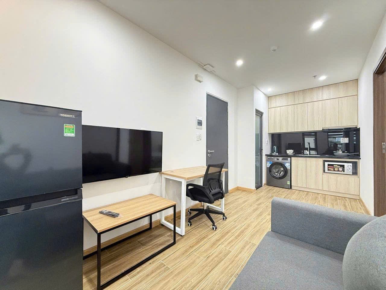 2br High-floor Apartment with Balcony - My An — 2BR fully furnished (photo 6)