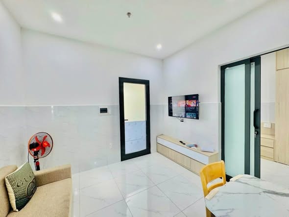 2br Apartment with Private Balcony - Khue My — 2BR fully furnished (photo 4)