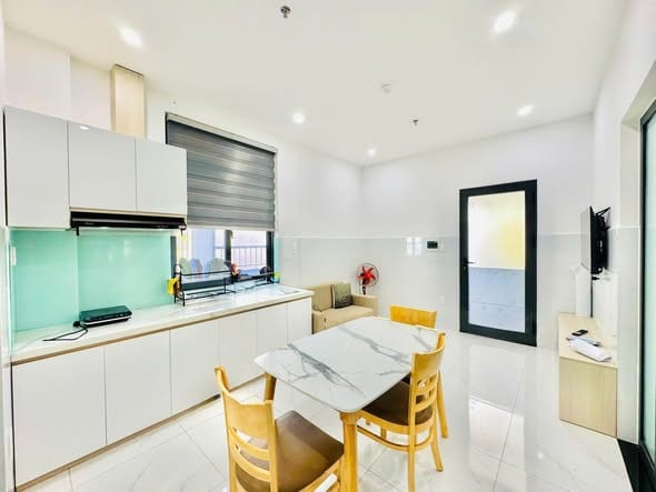 2br Apartment with Private Balcony - Khue My — 2BR fully furnished (photo 1)