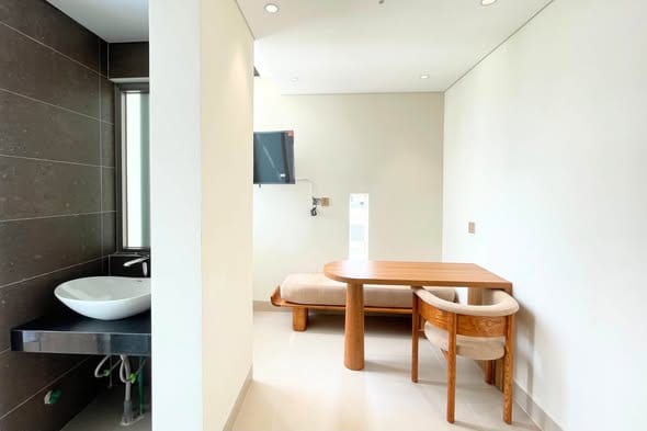 Brand-new 1br Apartment with Balcony - Khue My — 1BR fully furnished (photo 5)