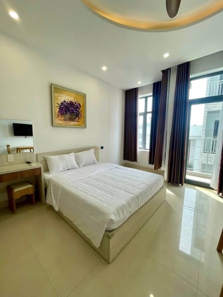 Bright Studio Apartment with Balcony - My An — Studio fully furnished (photo 1)