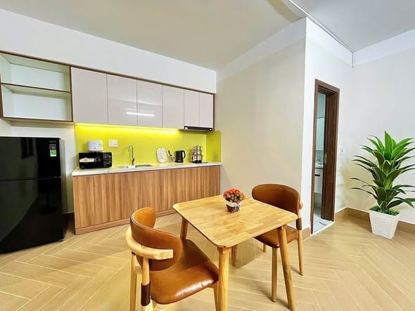 Spacious 1br Apartment with Parking - Ngu Hanh Son — 1BR fully furnished (photo 1)
