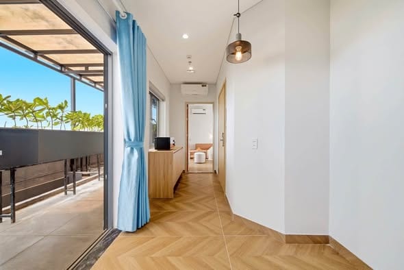 Bright Penthouse 100m to My Khe Beach — 1BR fully furnished (photo 3)