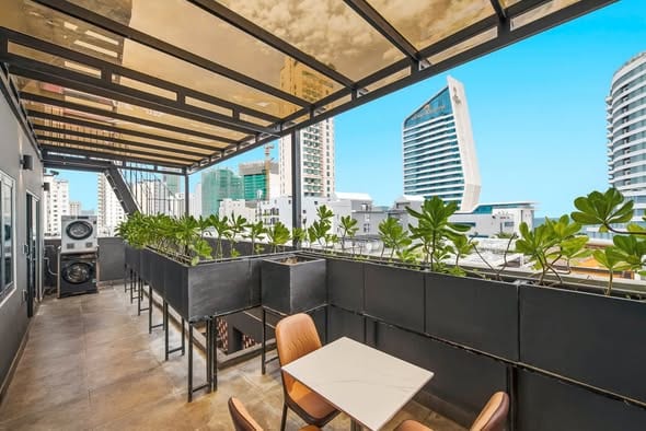 Bright Penthouse 100m to My Khe Beach — 1BR fully furnished (photo 4)