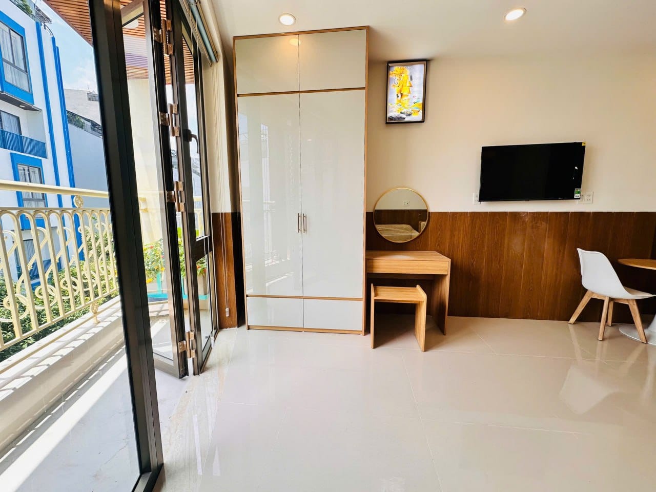 Brand-new 1br Apartment with Balcony - My Khe — 1BR fully furnished (photo 4)