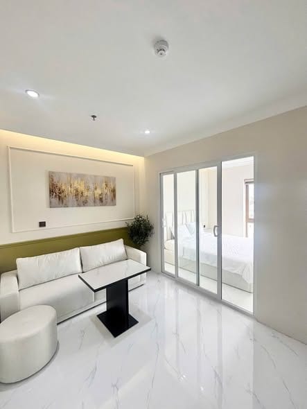 1br Elegant White-tone Apartment with Private Laundry - My An — 1BR fully furnished (photo 5)