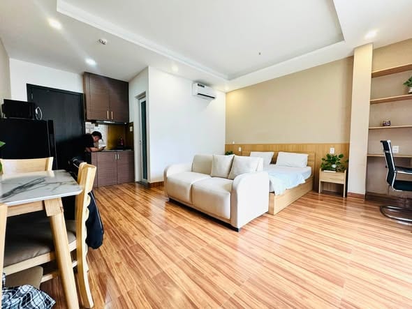 Studio with Balcony, Near My Khe Beach - Son Tra — Studio fully furnished (photo 3)