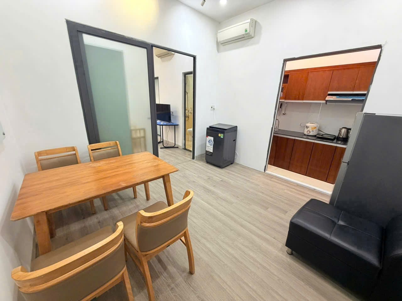 Spacious 1br Apartment with Private Laundry - Ngu Hanh Son — 1BR fully furnished (photo 3)