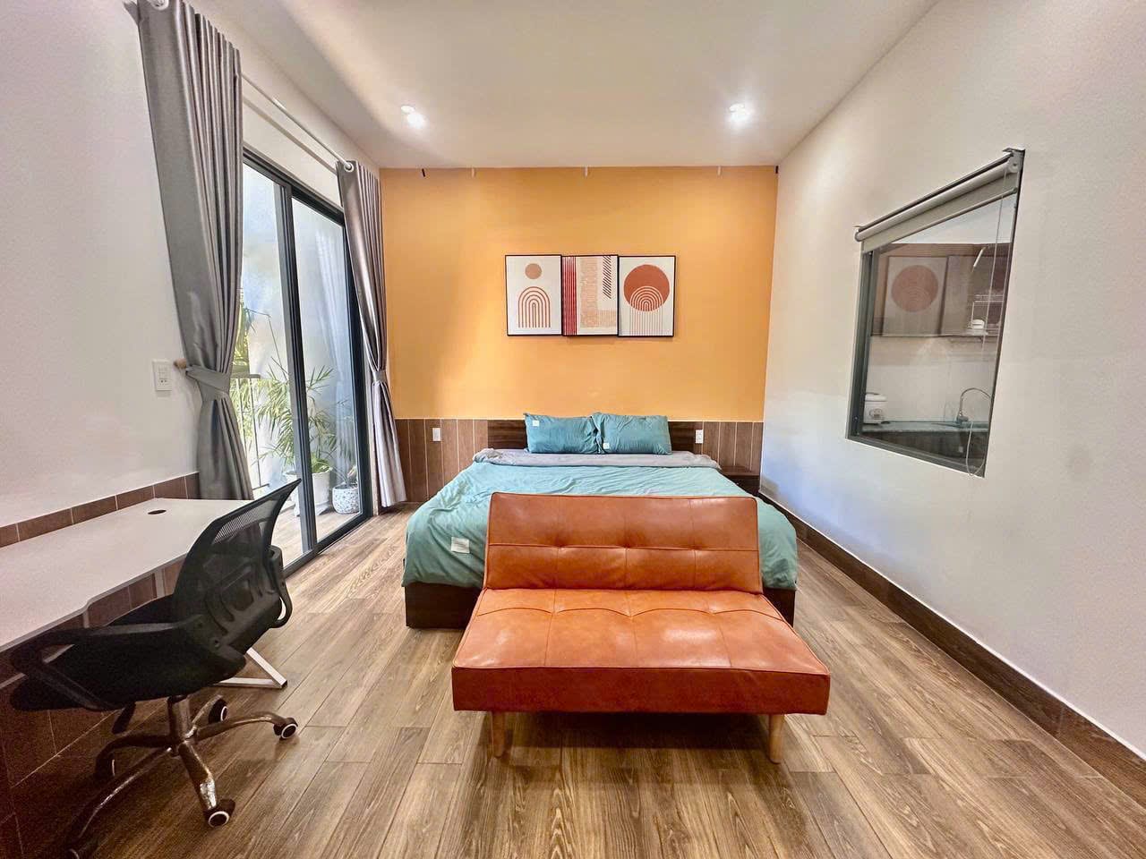2br High-floor Apartment, Large Balcony - My An — 2BR fully furnished (photo 1)