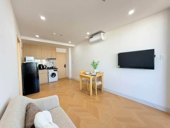 Brand New 1br Apartment with Balcony - Ngu Hanh Son — 1BR fully furnished (photo 3)