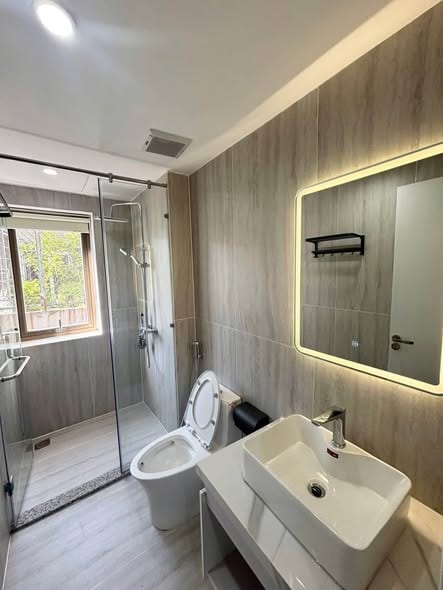 1br Elegant White-tone Apartment with Private Laundry - My An — 1BR fully furnished (photo 3)