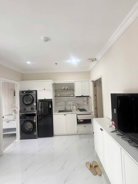 1br Elegant White-tone Apartment with Private Laundry - My An — 1BR fully furnished (photo 2)