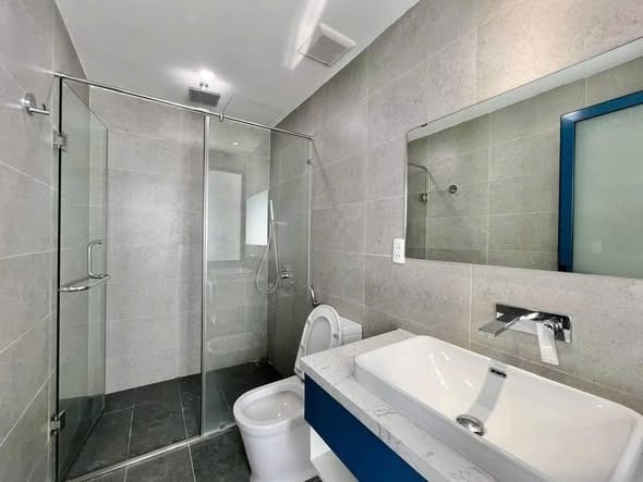 Apartment 2nd Floor with Ocean View Balcony - Vuong Thua Vu — 1BR fully furnished (photo 4)