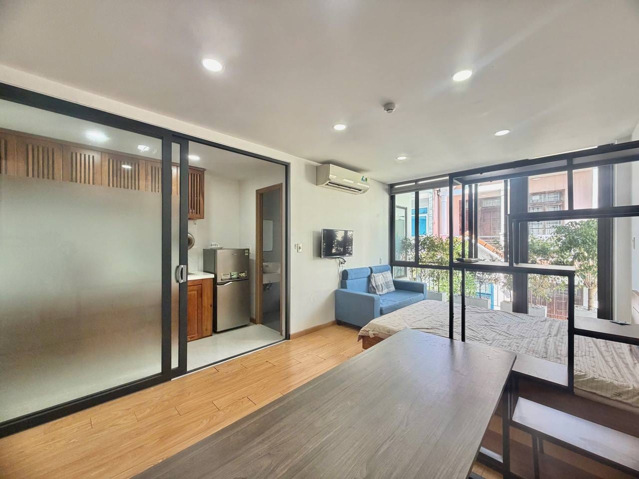 1br Apartment with Balcony - Thach Lam — 1BR fully furnished (photo 2)