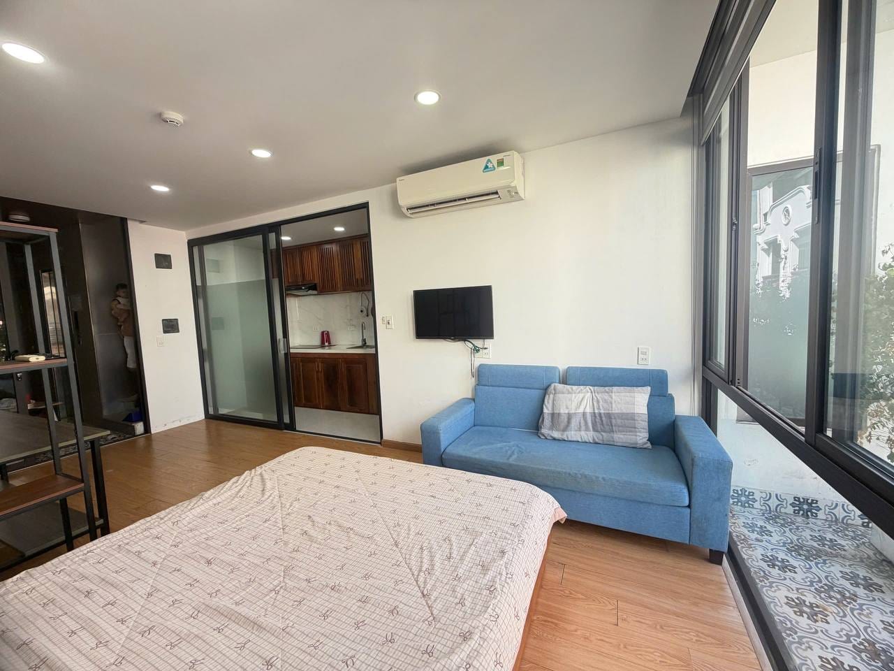 1br Apartment with Balcony - Thach Lam — 1BR fully furnished (photo 5)