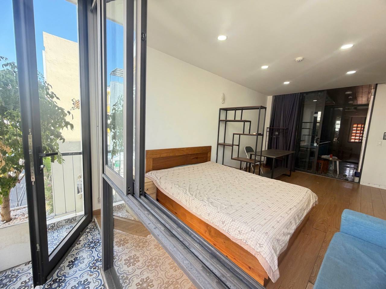 1br Apartment with Balcony - Thach Lam — 1BR fully furnished (photo 7)