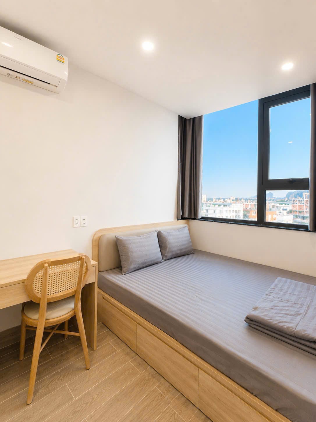 1br Apartment for Rent - Ngu Hanh Son — 1BR fully furnished (photo 2)