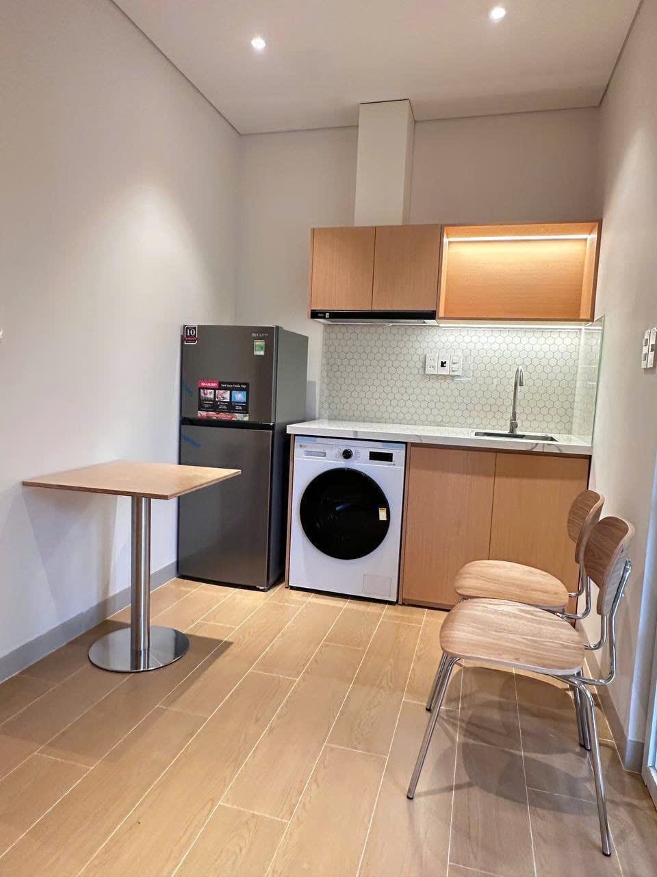 1br Apartment with Pool and Balcony - Khue My — 1BR fully furnished (photo 2)