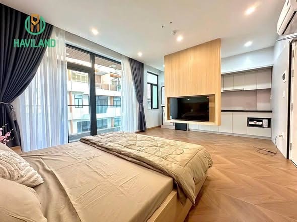 Front-view Studio, Bright and Modern - Ngu Hanh Son — Studio fully furnished (photo 1)