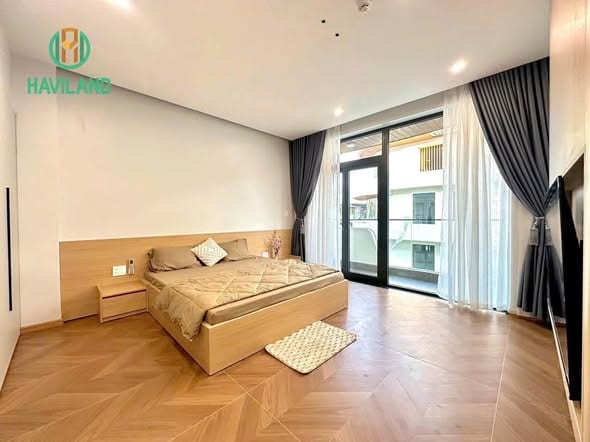 Front-view Studio, Bright and Modern - Ngu Hanh Son — Studio fully furnished (photo 3)