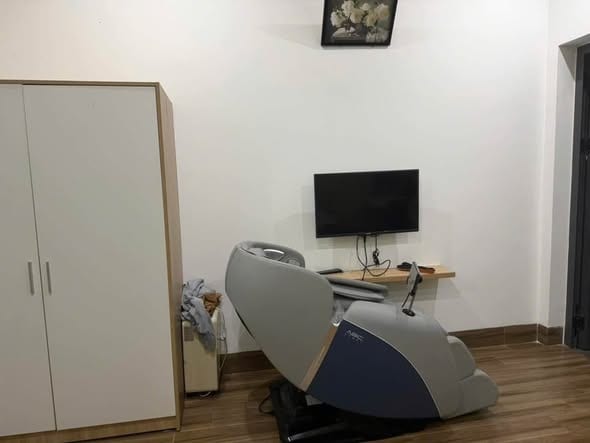 Spacious Studio with Private Balcony - Nguyen Thong — Studio fully furnished (photo 2)