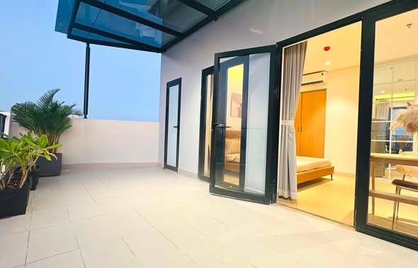 New 1br Penthouse with Infinity Pool - Khue My — 1BR fully furnished (photo 3)