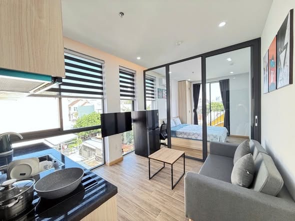 1br Bright Apartment with Private Washer - Ngu Hanh Son — 1BR fully furnished (photo 2)