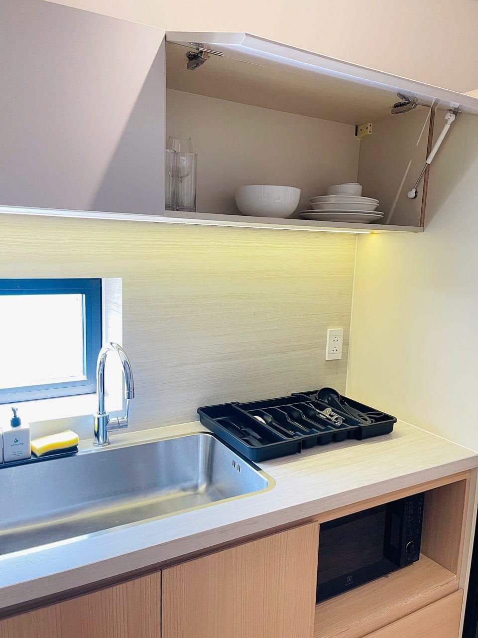 1br Apartment with Private Washer - to Hien Thanh — 1BR fully furnished (photo 3)