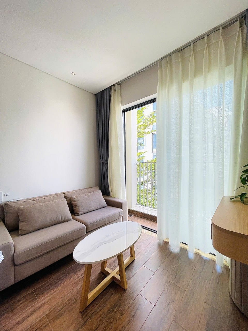 1br Apartment with Private Washer - to Hien Thanh — 1BR fully furnished (photo 2)