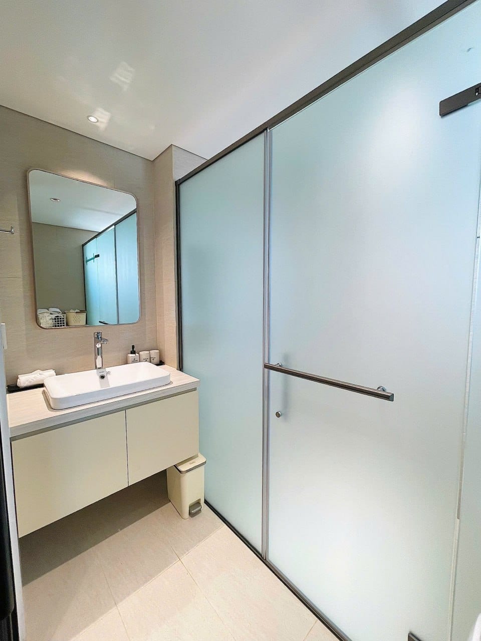 1br Apartment with Private Washer - to Hien Thanh — 1BR fully furnished (photo 8)