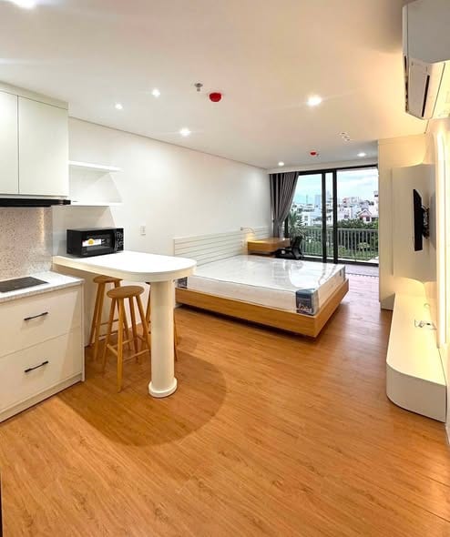 Spacious Studio with Balcony - My An — Studio fully furnished (photo 5)