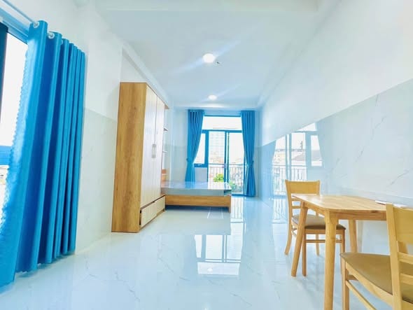 Apartment with Balcony and Free Pool - Hoa Cuong — Studio fully furnished (photo 1)