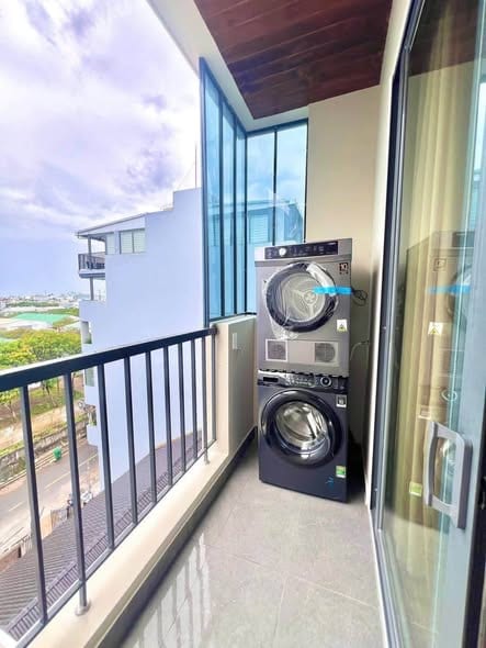 Modern 1br Apartment with Private Balcony - Khue My — 1BR fully furnished (photo 2)
