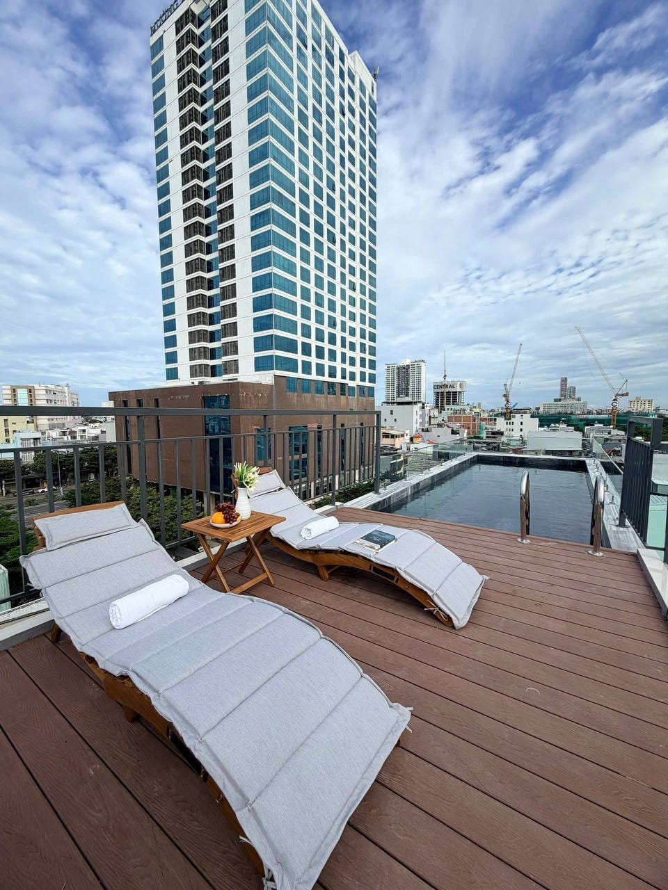 New 1br Apartment with Pool Near Dragon Bridge — 1BR fully furnished (photo 2)