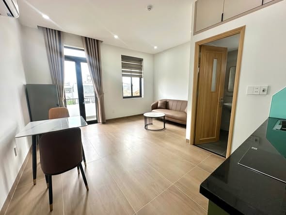 New 1-bedroom Apartment with Balcony - Ngu Hanh Son — 1BR fully furnished (photo 1)