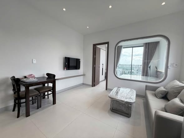1br Apartment with Private Balcony - Hoa Xuan — 1BR fully furnished (photo 1)