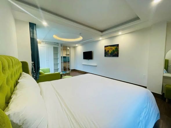 Spacious 1br Apartment with Pool - An Duong Vuong — 1BR fully furnished (photo 7)
