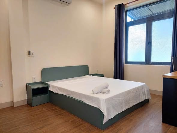 1br Apartment with Large Balcony - Ngu Hanh Son — 1BR fully furnished (photo 1)