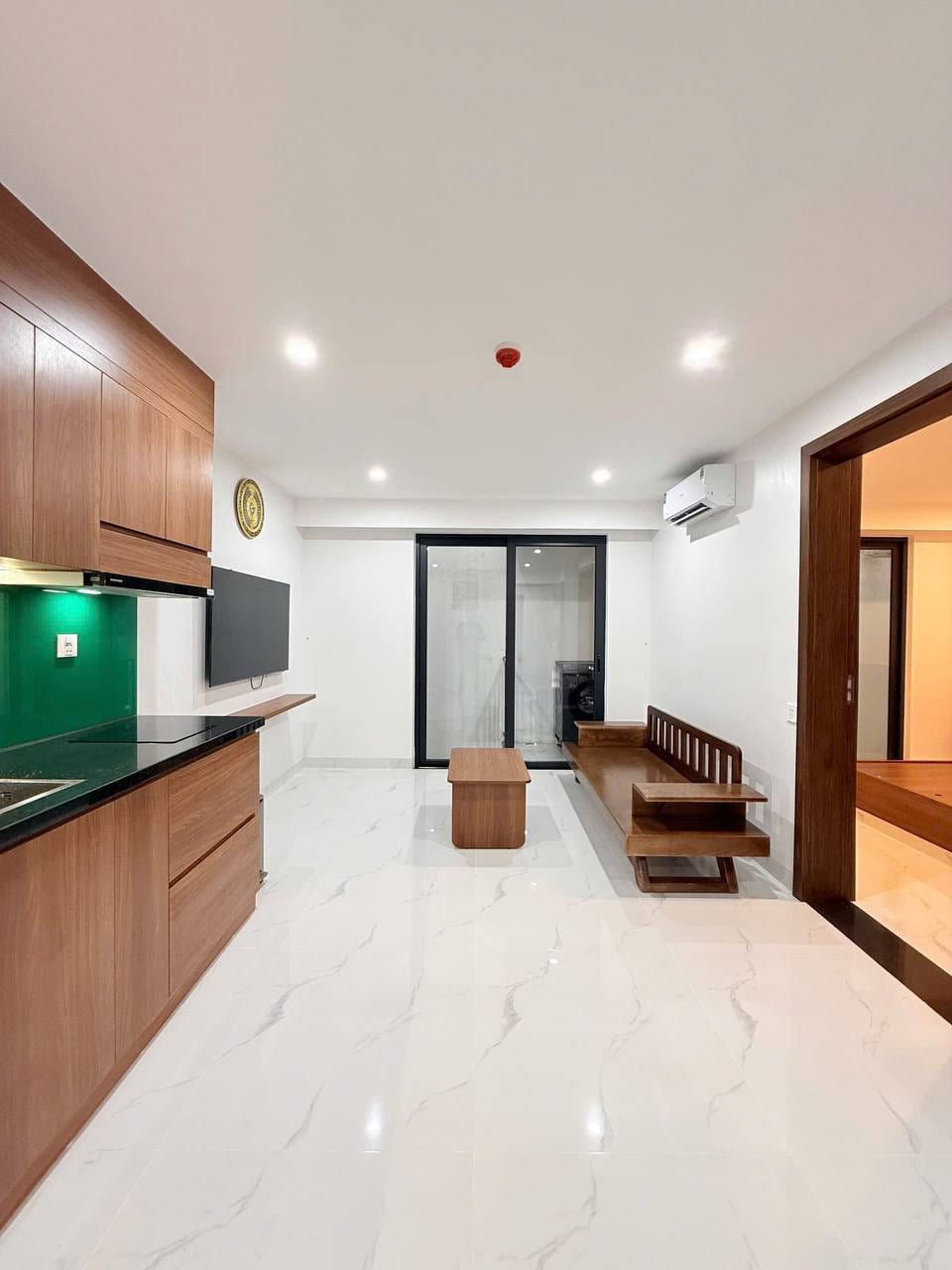 1br Apartment with Flexible Contract - Ngu Hanh Son — 1BR fully furnished (photo 1)
