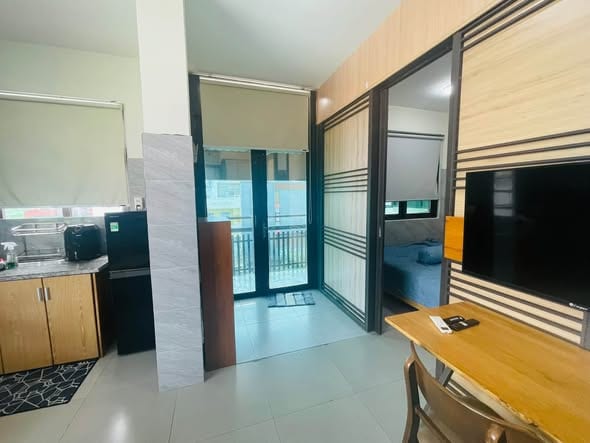 1br Apartment with Balcony, Near My Khe Beach - Chinh Huu — 1BR fully furnished (photo 1)